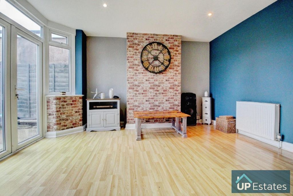 Property photo 3 of 20