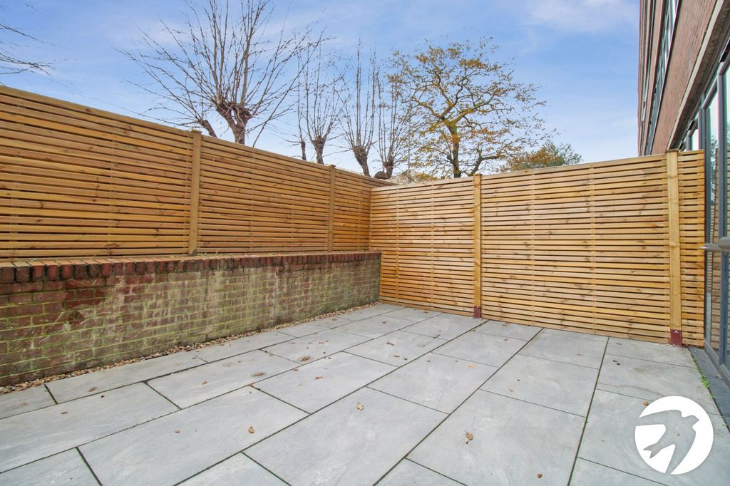 Property photo 3 of 7 Garden