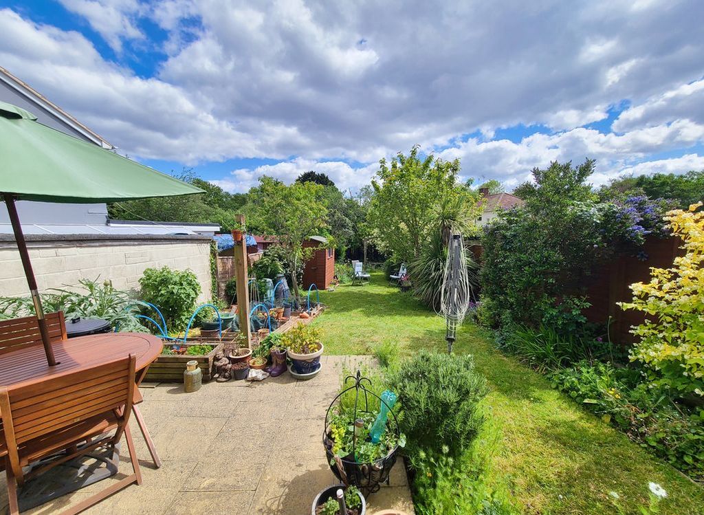 Property photo 2 of 28