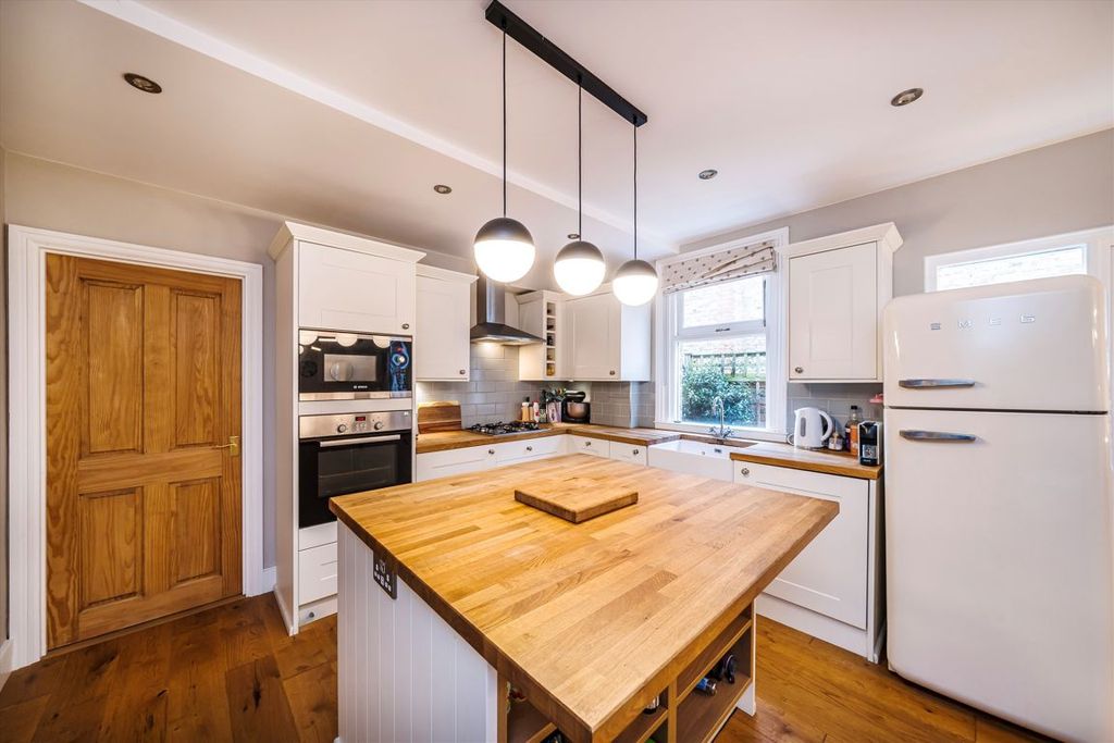 Property photo 3 of 8