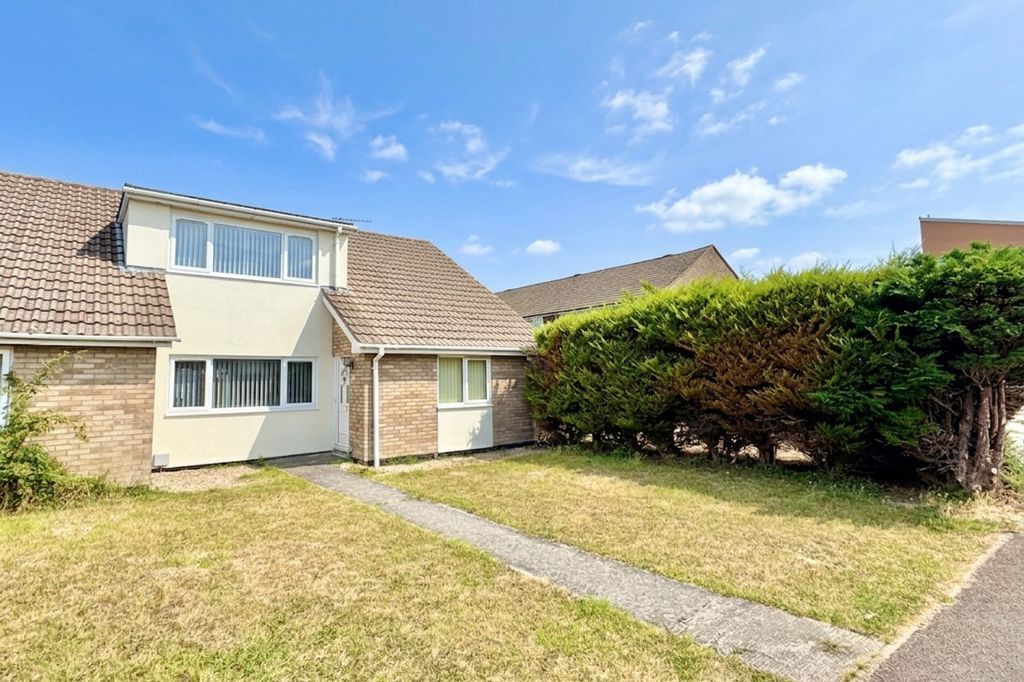 Property photo 1 of 18 Front