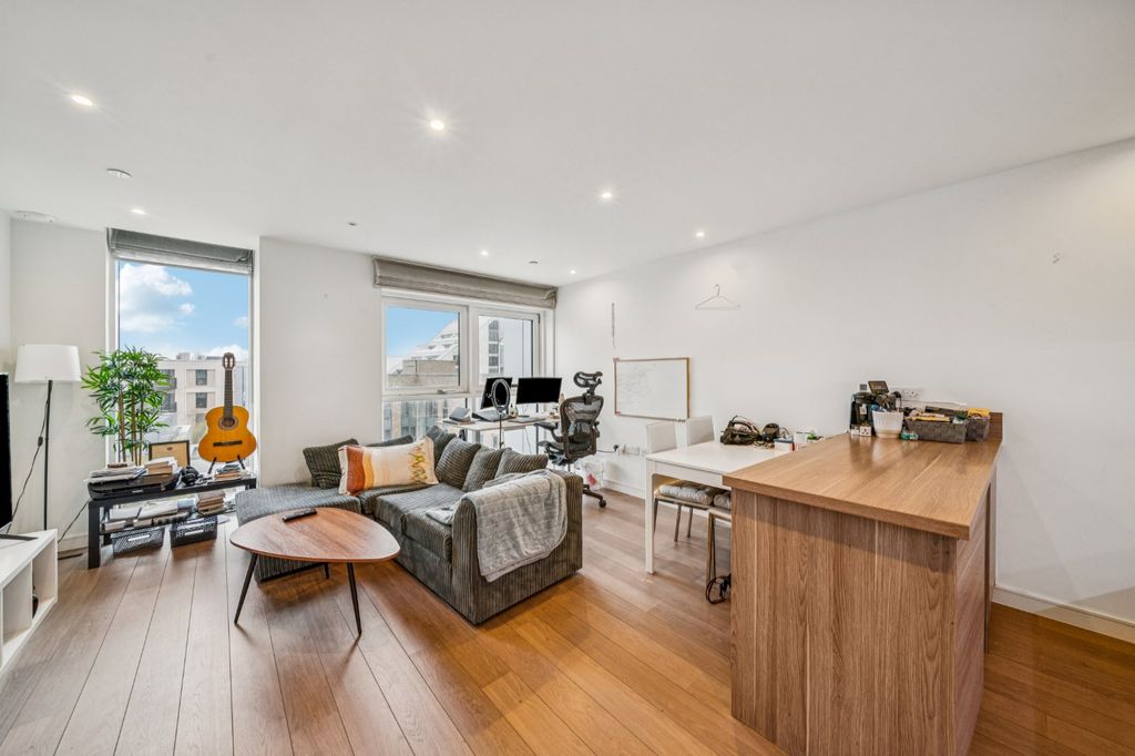 Property photo 3 of 6