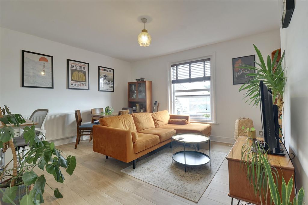 Property photo 1 of 14 60594CE2-1725-4870-A598-22Bc80A49212_1_201_A.Jpeg