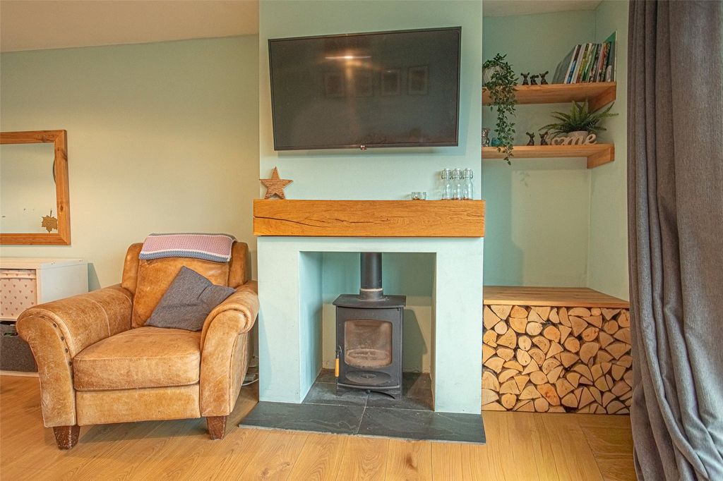 Property photo 2 of 24 Picture No. 15