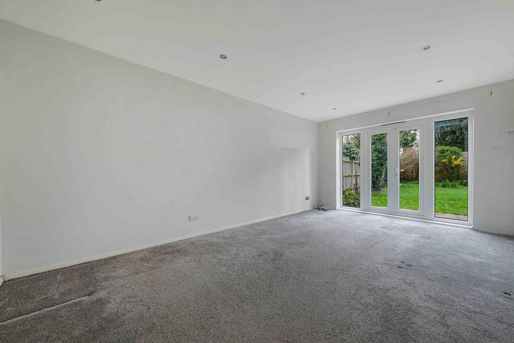 Property photo 3 of 9 Living Room