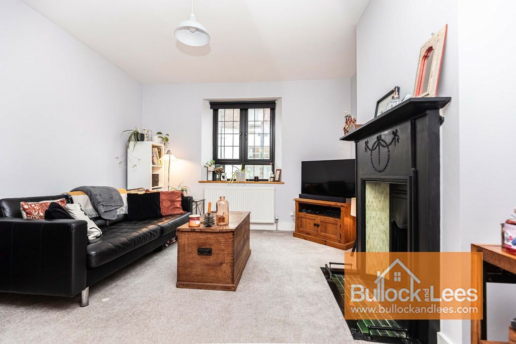 Property photo 3 of 18