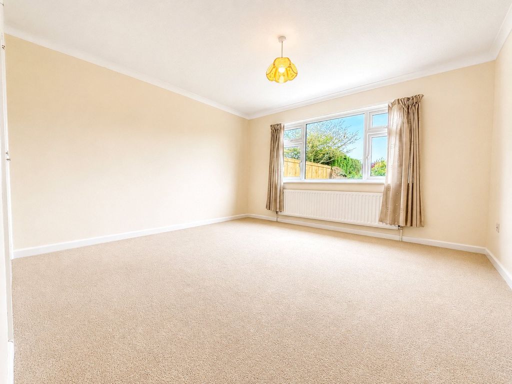 Property photo 3 of 14 3 - Picture No. 09