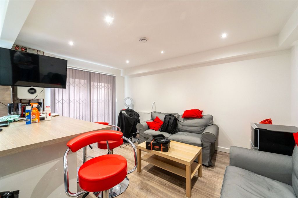 Property photo 2 of 24 Picture No. 01