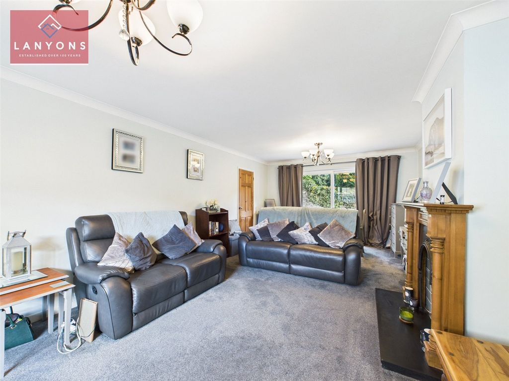 Property photo 2 of 15 Picture No. 19