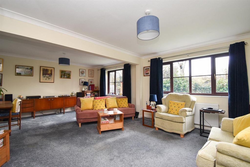 Property photo 3 of 16 Living Room