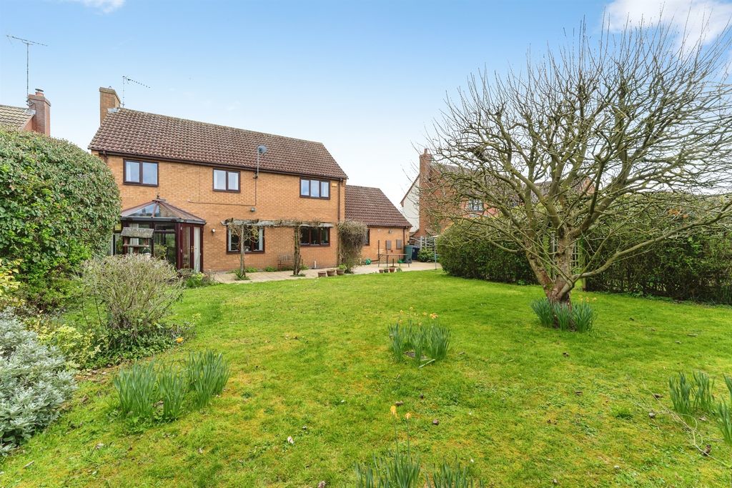 Property photo 2 of 18