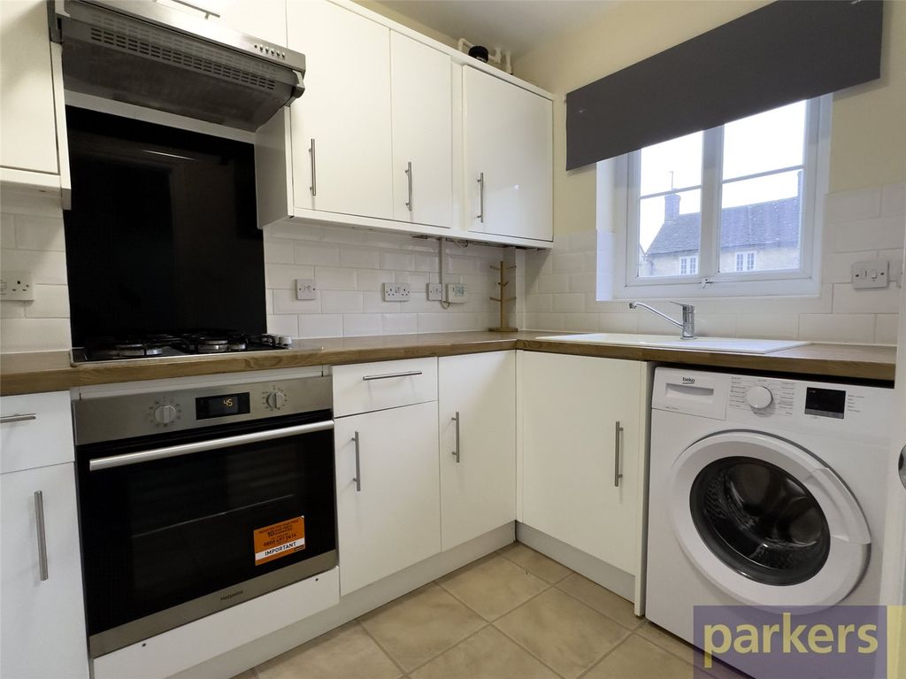 Property photo 3 of 16 Kitchen