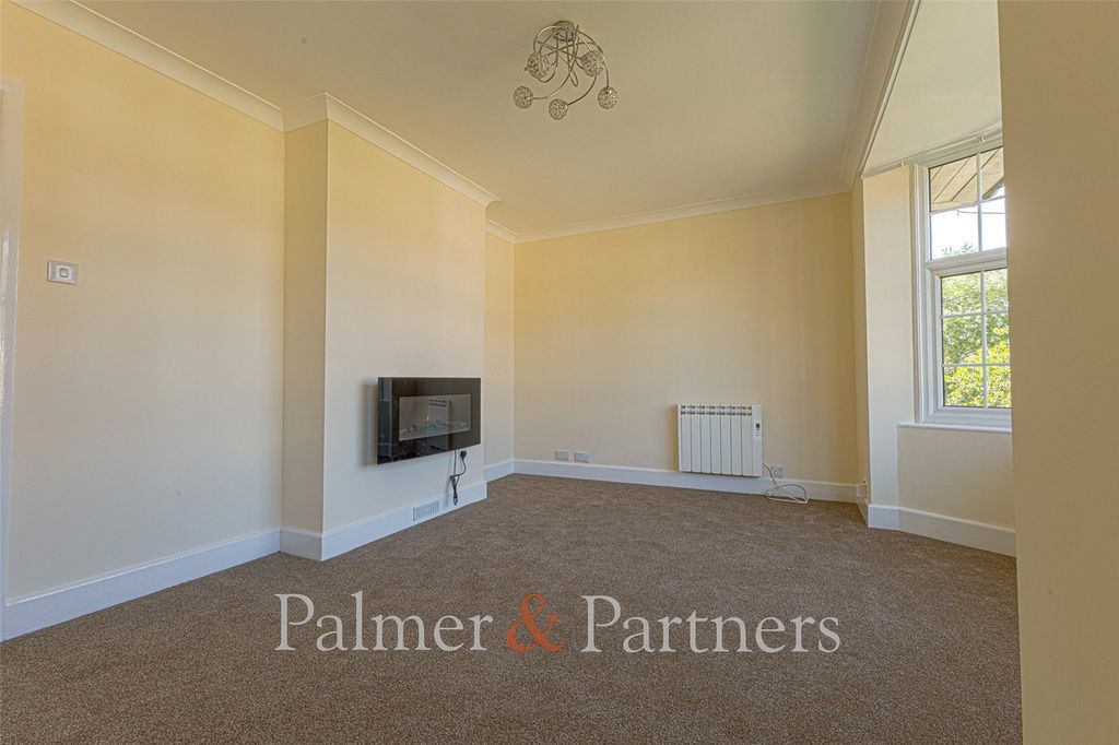 Property photo 3 of 11 Picture No. 06