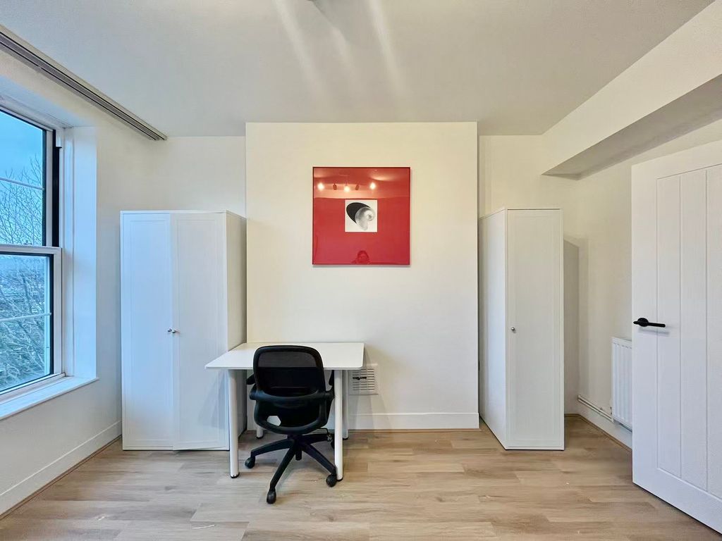 Property photo 3 of 26