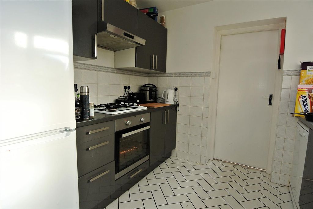 Property photo 2 of 8 BT Kitchen.Jpg