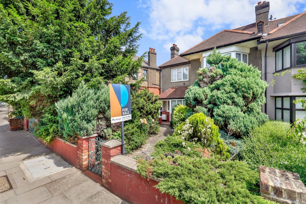 Property photo 1 of 11