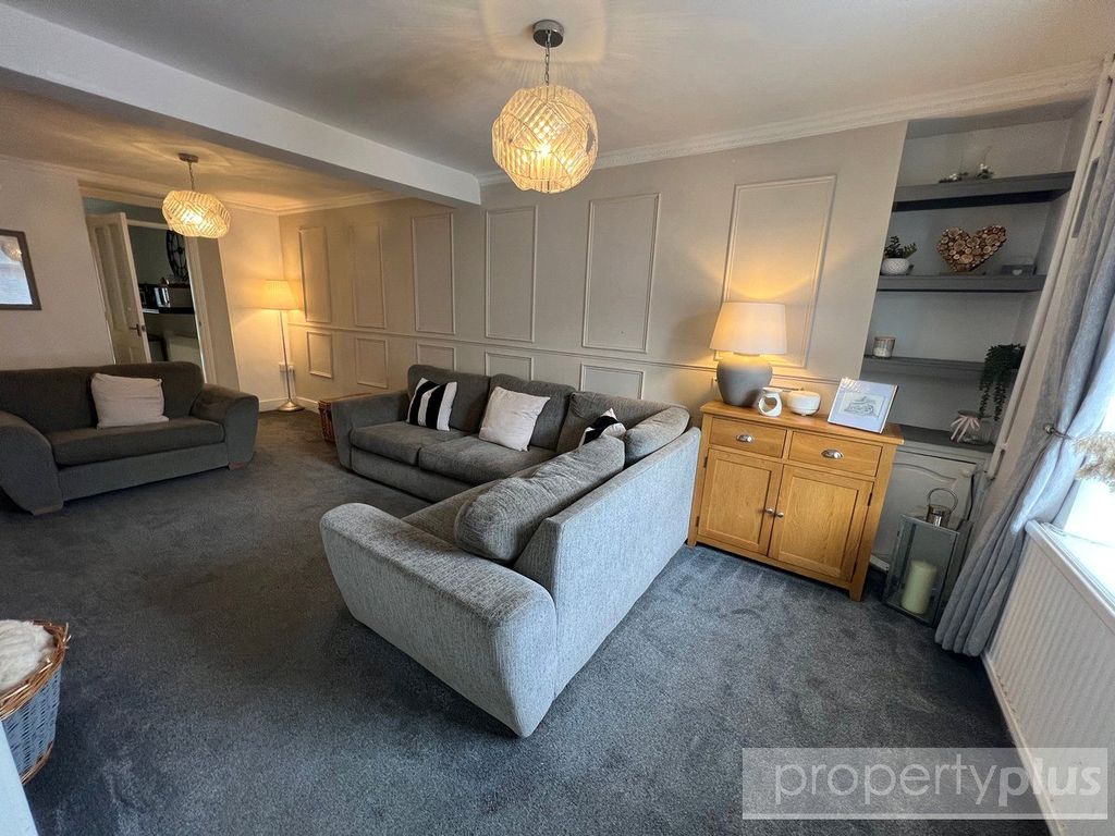 Property photo 1 of 17 Picture No. 11