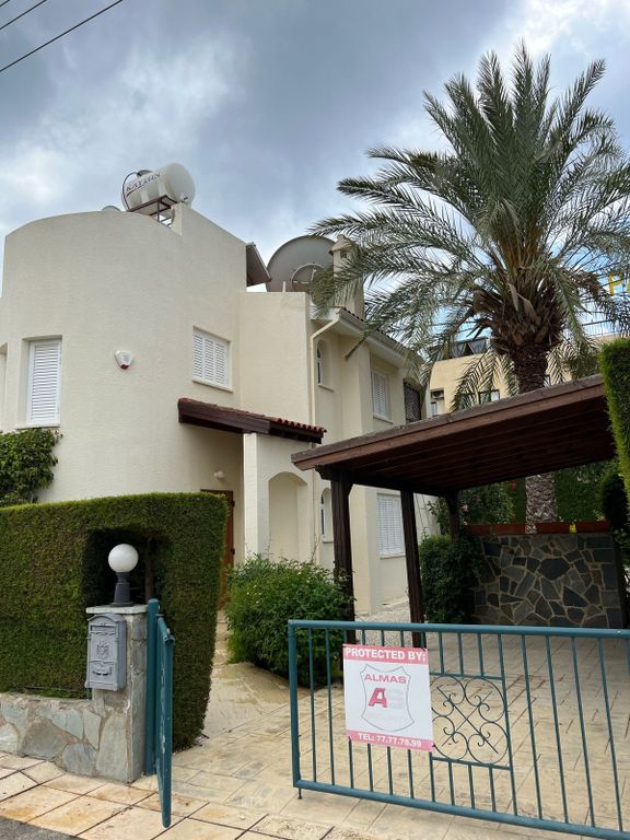 Property photo 1 of 20