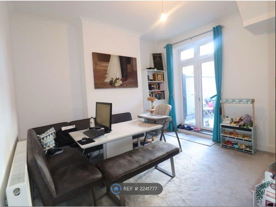 Property photo 2 of 7