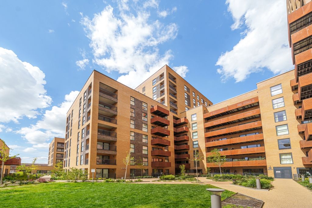 Property photo 1 of 18