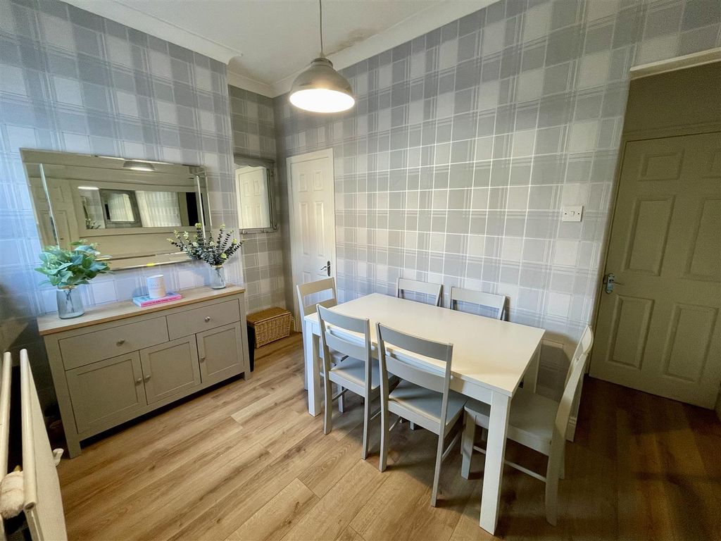 Property photo 3 of 10 Dining Room