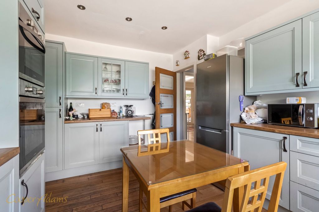 Additional image 4 of 4 bed detached house for saleChurch Street, Littlehampton BN17
