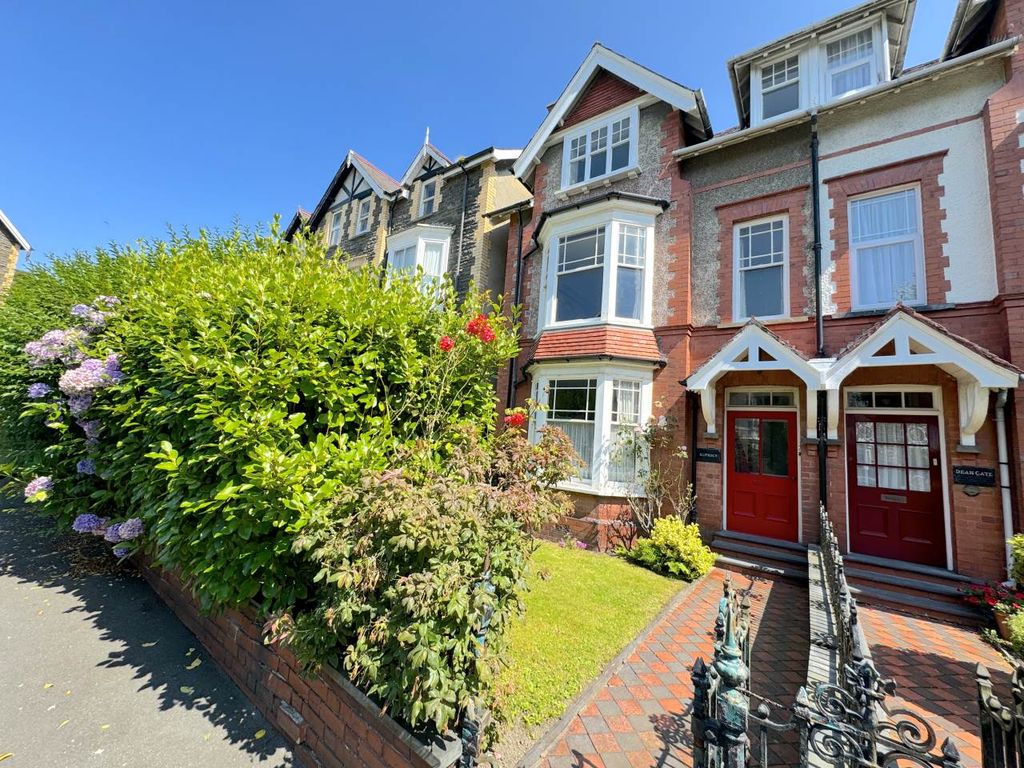 Property photo 1 of 18 Front