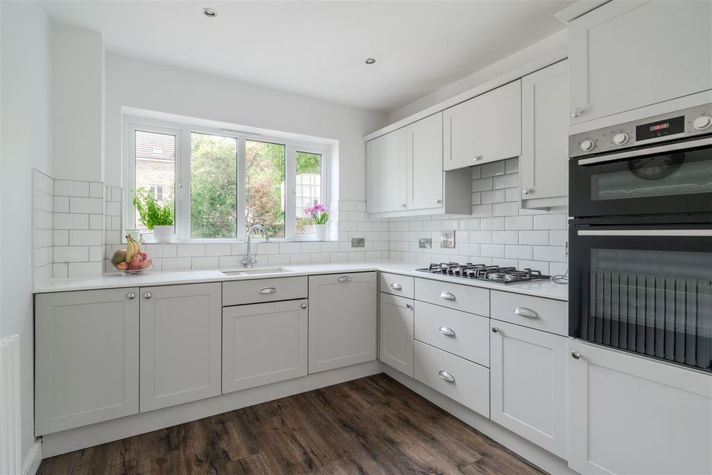 Property photo 2 of 38 Kitchen.Jpg