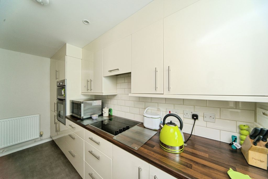 Property photo 3 of 16 Photo