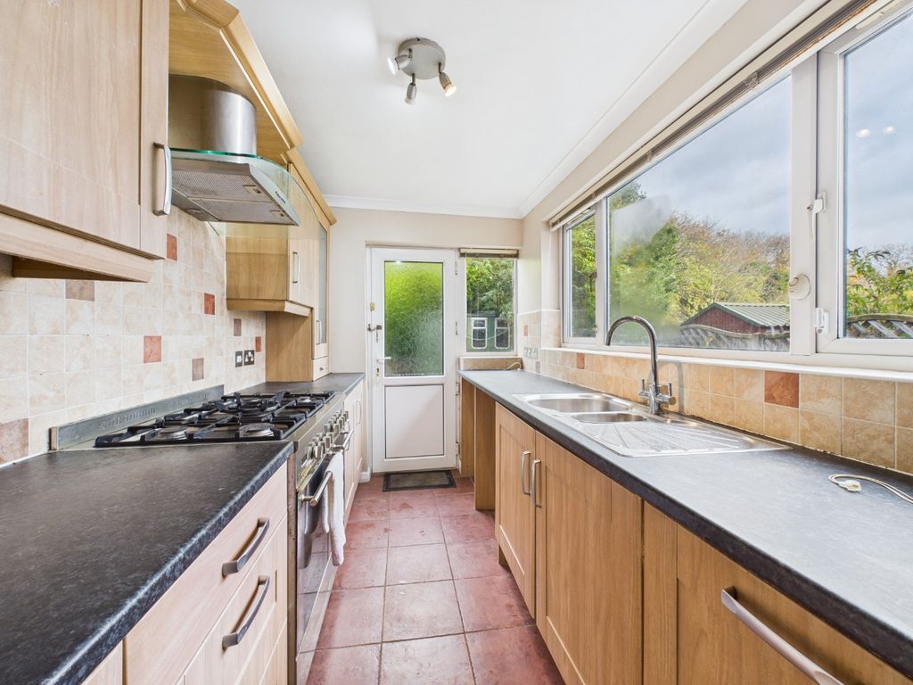 Property photo 2 of 13 4558095