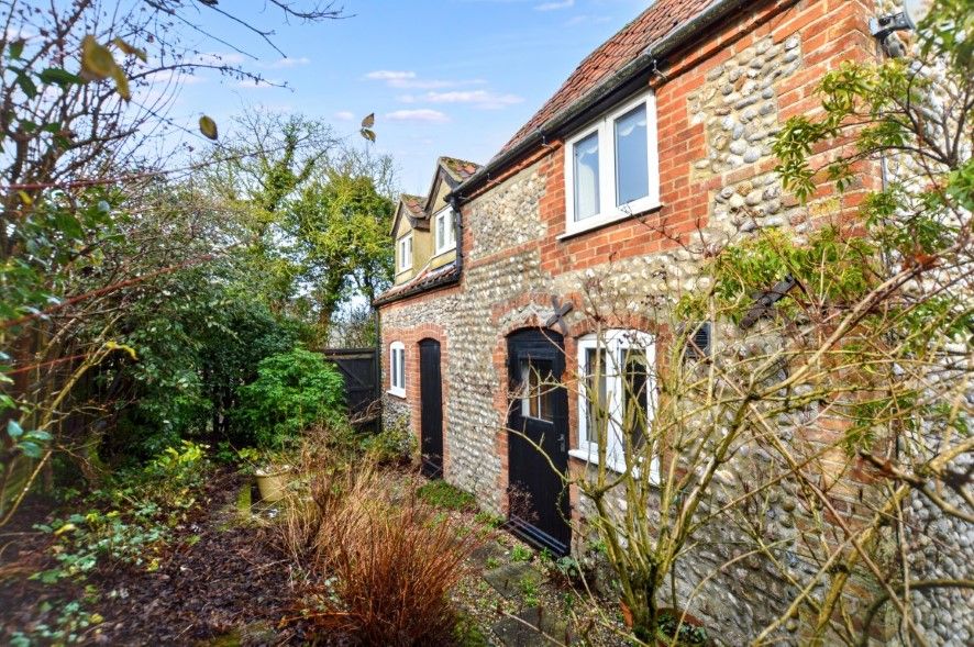 Property photo 2 of 11