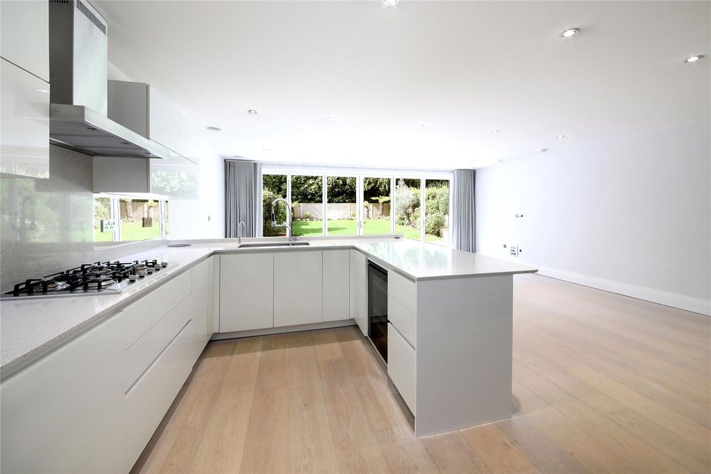 Property photo 3 of 20 Picture No. 29