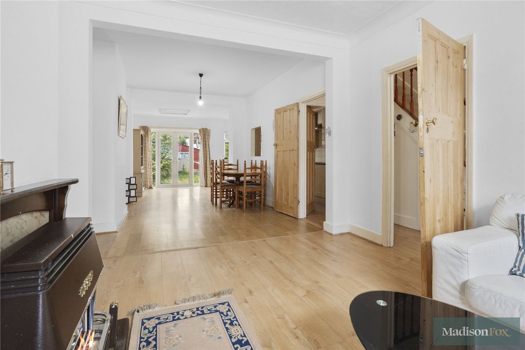 Property photo 2 of 17 Picture No. 40