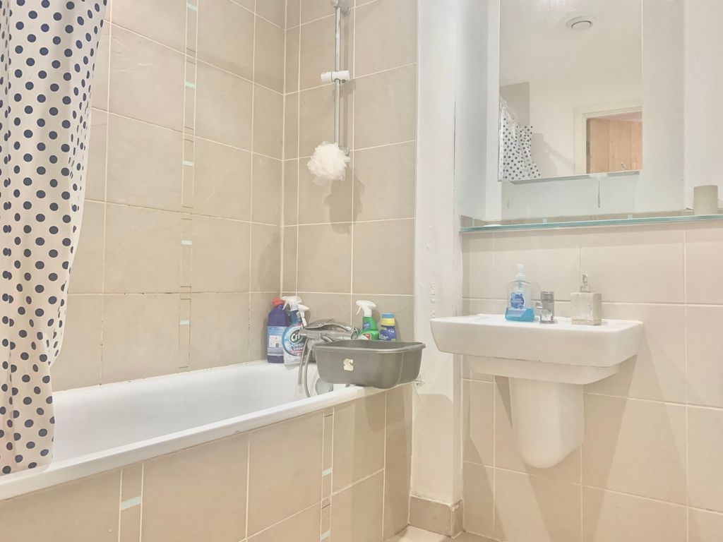 Property photo 3 of 4
