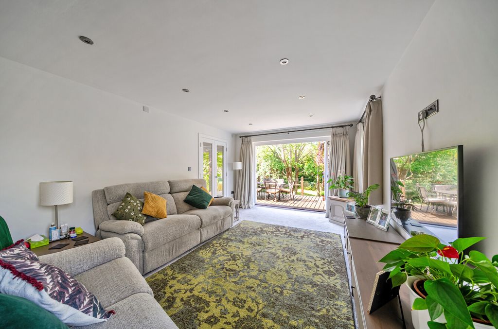 Property photo 2 of 11 1454416-29-69Fd0B...