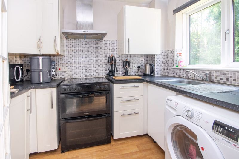 Property photo 3 of 6 Kitchen