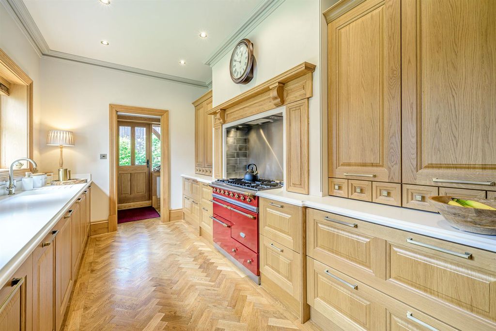 Property photo 3 of 36