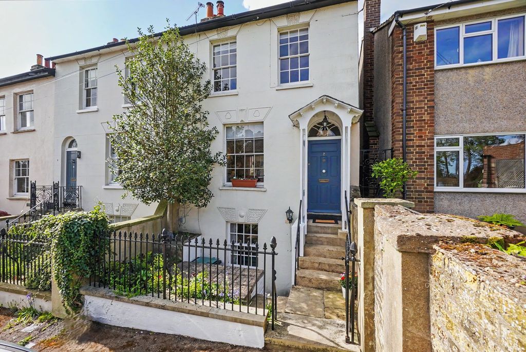 Property photo 1 of 36