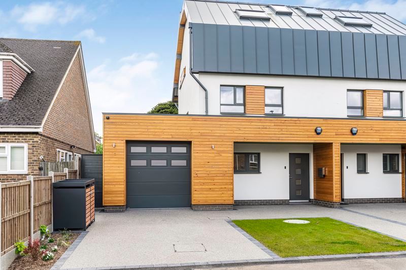 Property photo 1 of 21 External