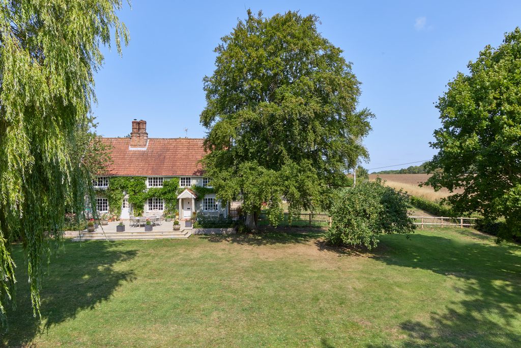 Property photo 1 of 33 Church Farm 0608250070