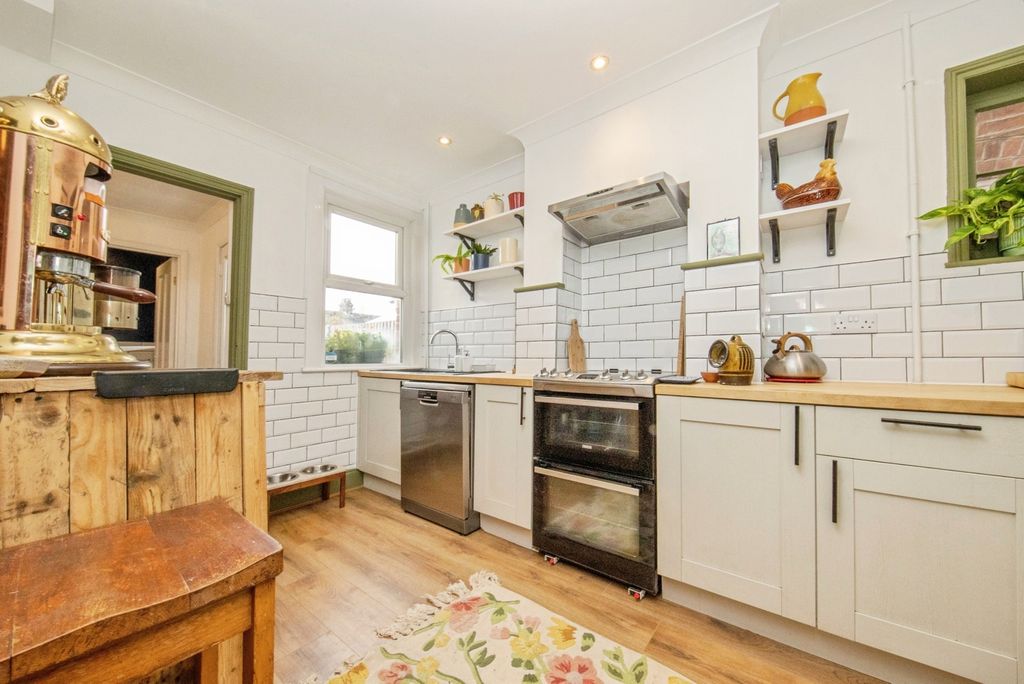 Property photo 3 of 27 Pbox-Img.Jpg