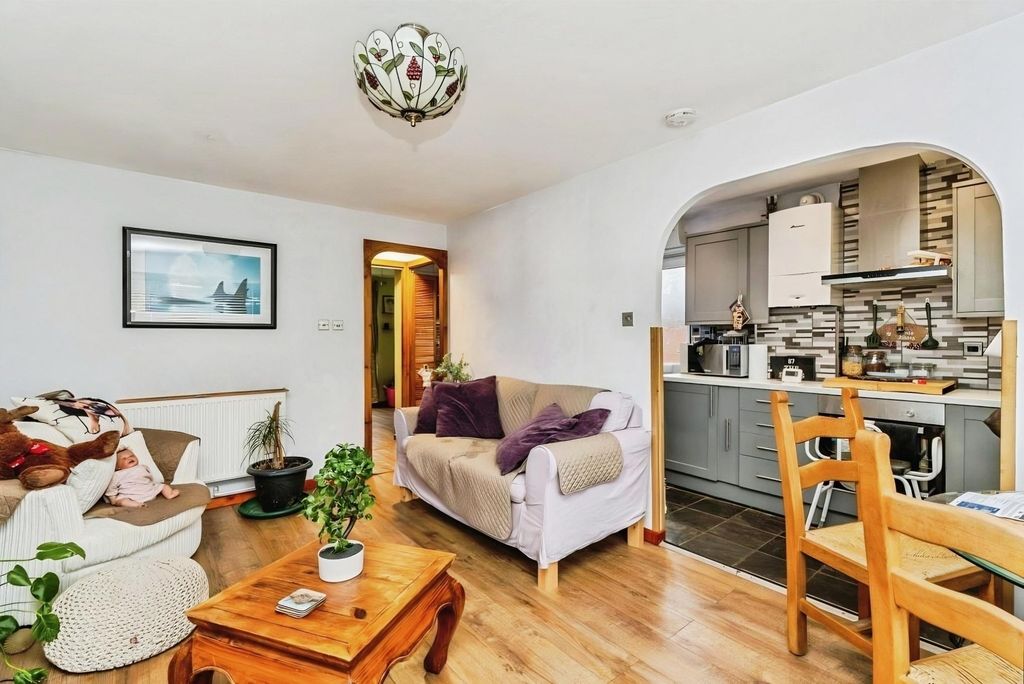 Property photo 2 of 13