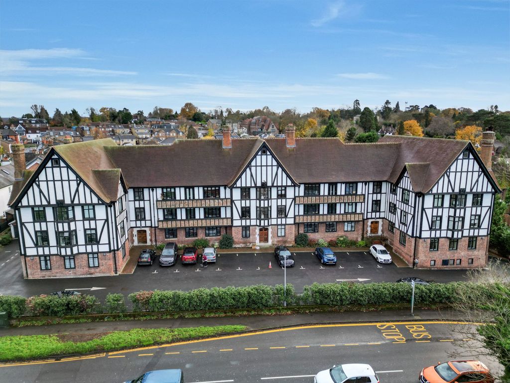 Property photo 1 of 12