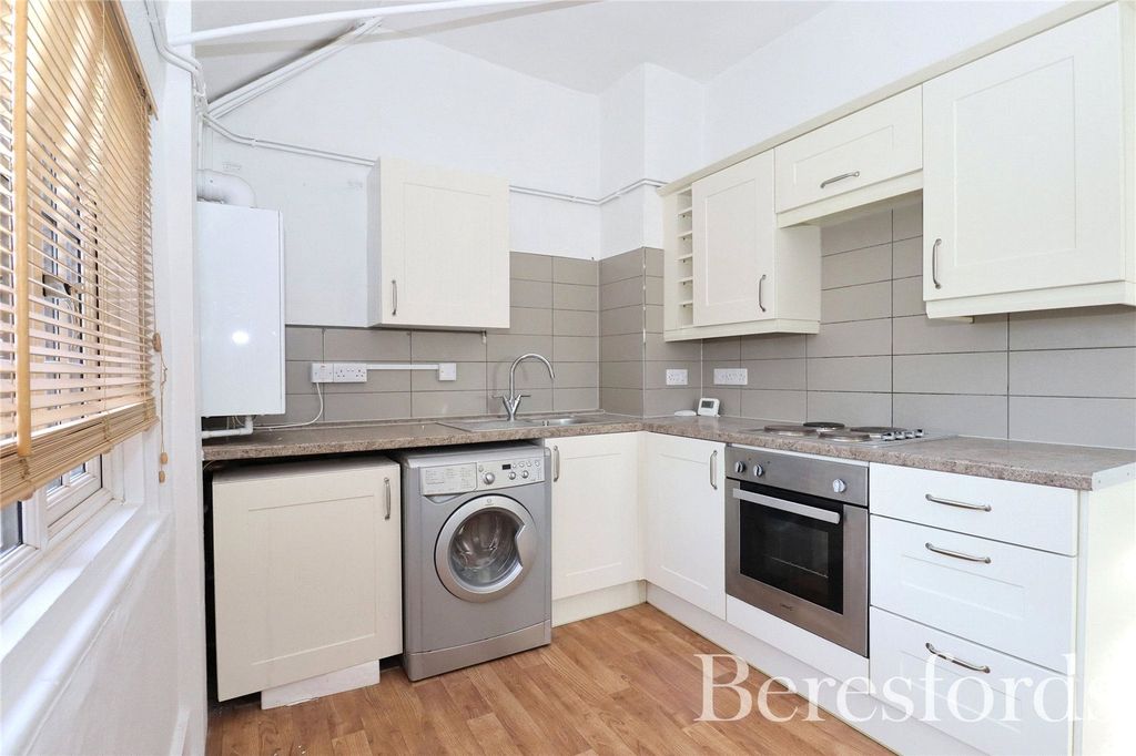 Property photo 2 of 5 Kitchen