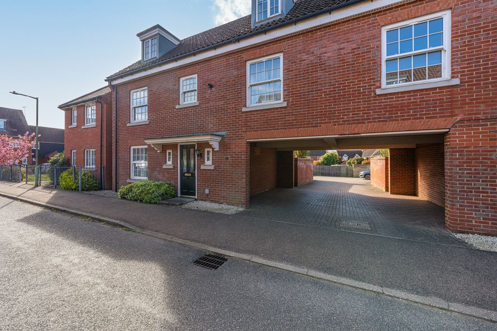 Property photo 1 of 24