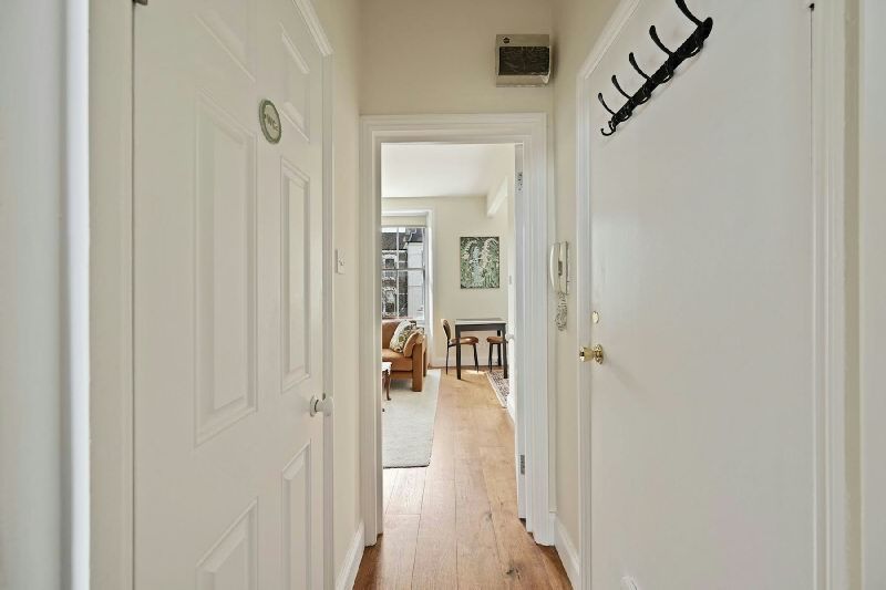 Property photo 3 of 9 Entrance Hall