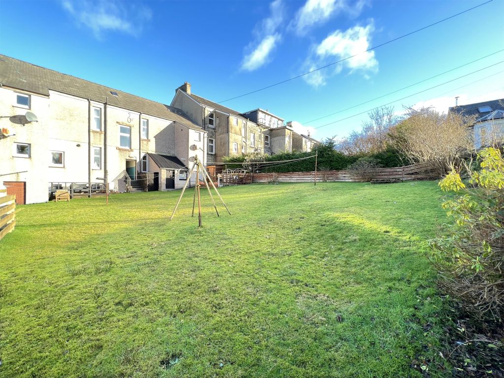 Property photo 3 of 21