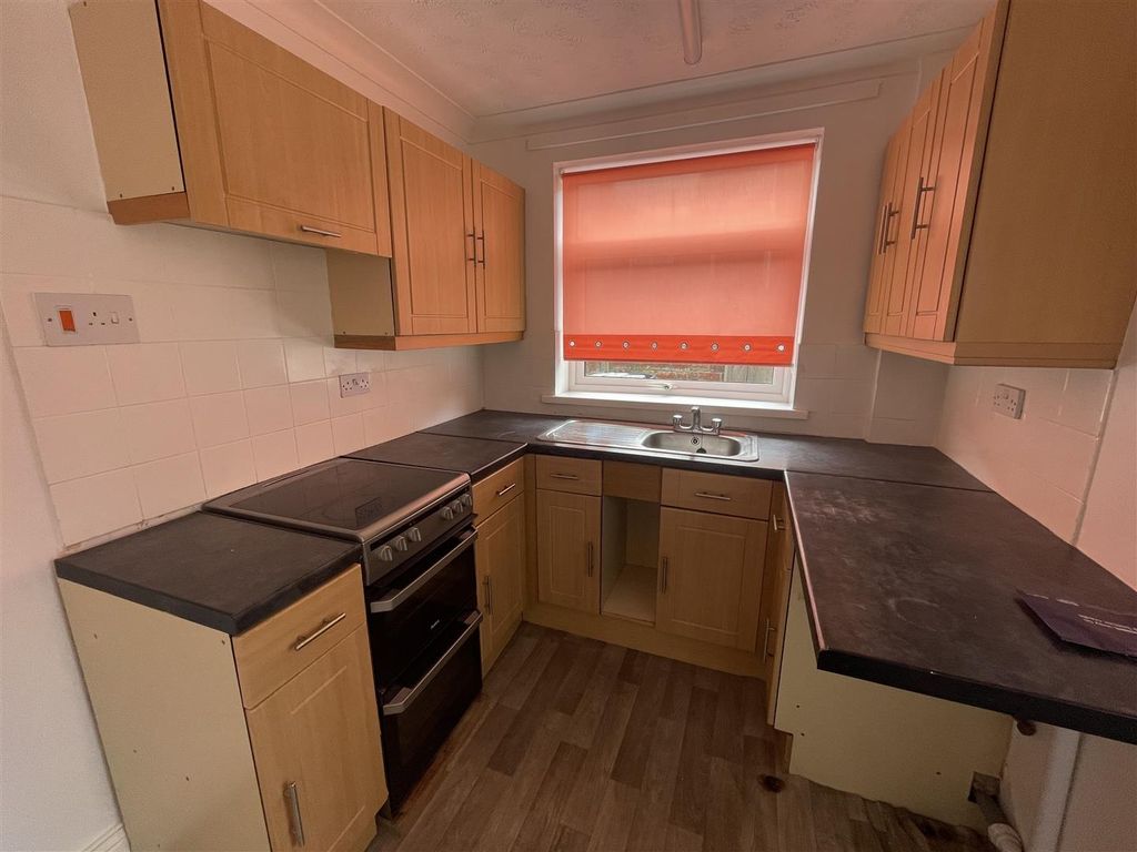 Property photo 2 of 11 4 Hilda 7.Jpg