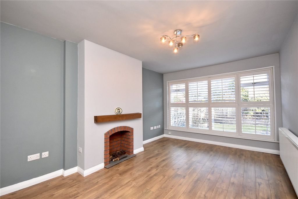 Property photo 3 of 19 Picture No. 01