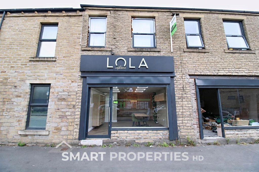 Property photo 1 of 8 Front Commercial Shopfront